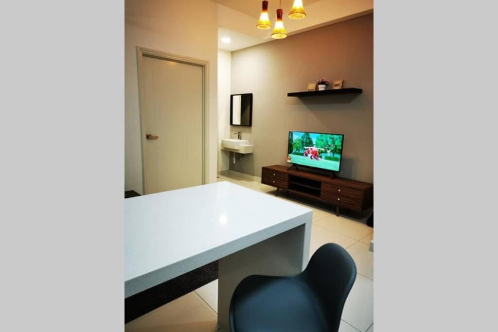 HappyHome @ Arte Mont Kiara Kuala Lumpur Hartamas Damansara Luaran gambar